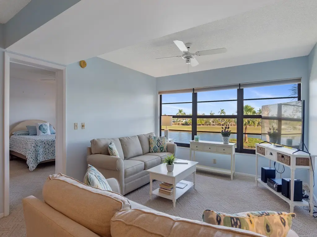 31 Plantation Drive #201, Vero Beach, FL 32966 - Image #1