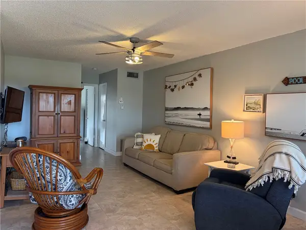 34 Pine Arbor Lane #203, Vero Beach, FL 32962