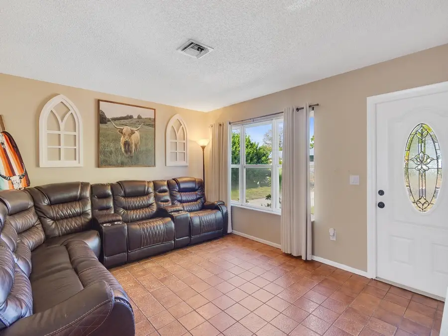 1335 24th Place Sw, Vero Beach, FL 32962 - Image #3