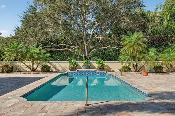 104 Hidden Oak Lane, Vero Beach, FL 32963