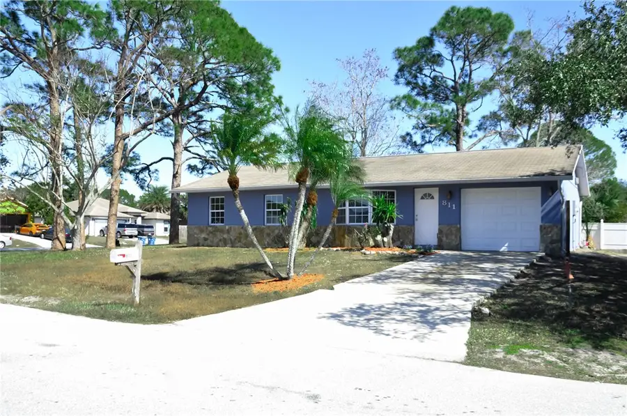 811 Globe Avenue Nw, Palm Bay, FL 32907 - Image #2