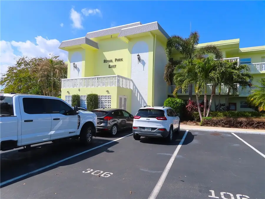 1100 Ponce De Leon Circle #204, Vero Beach, FL 32960 - #2