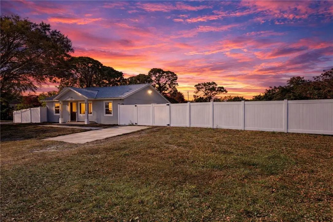 1495 SW 18th Avenue Sw, Vero Beach, FL 32962 - #1