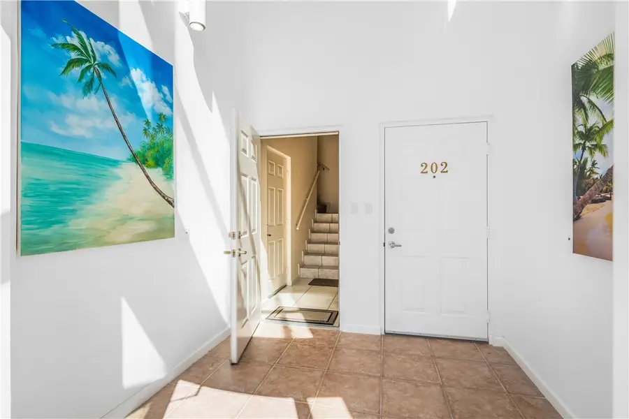 512 7th Square #201, Vero Beach, FL 32962 - #3