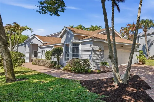 8839 Lakeside Circle, Vero Beach, FL 32963