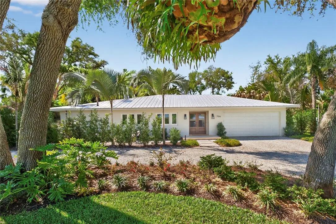706 Hibiscus Lane, Vero Beach, FL 32963 - #1