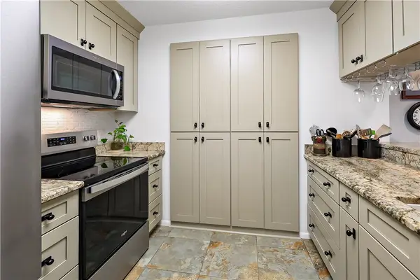 27 Plantation Drive #201, Vero Beach, FL 32966