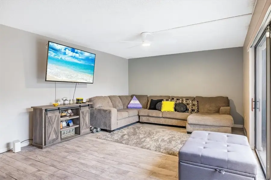 1170 6th Avenue #11D, Vero Beach, FL 32960 - #3