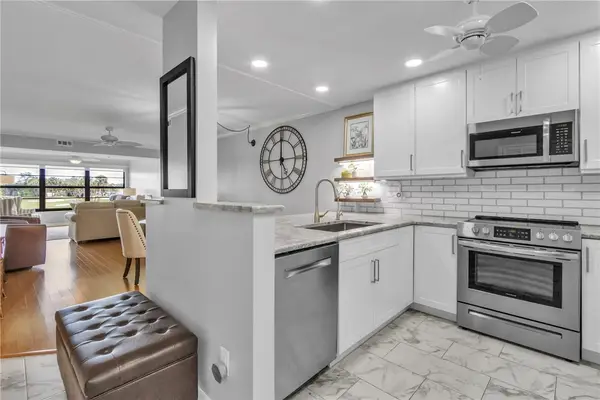 24 Plantation Drive #205, Vero Beach, FL 32966