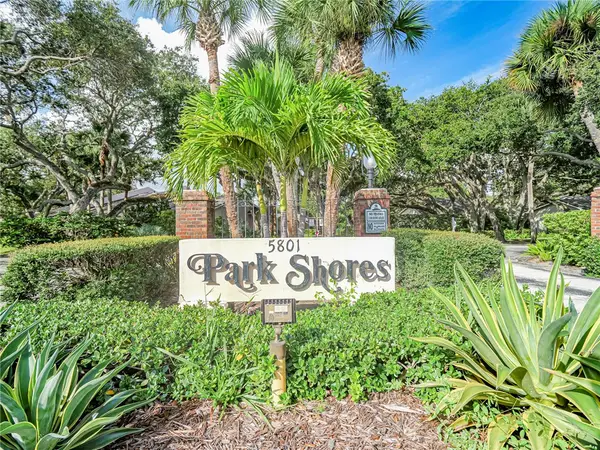 221 Park Shores Circle #221E, Vero Beach, FL 32963