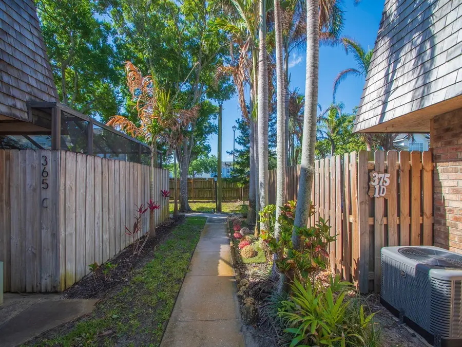 375 S Waverly Place #1D, Vero Beach, FL 32960 - #2