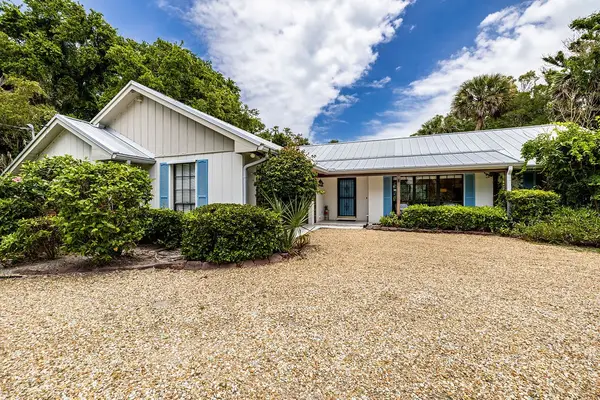 3820 Indian River Drive E, Vero Beach, FL 32963