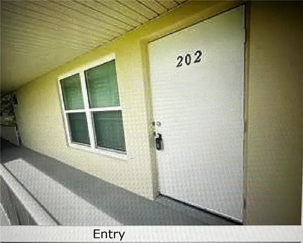8 Vista Palm Lane #202, Vero Beach, FL 32962