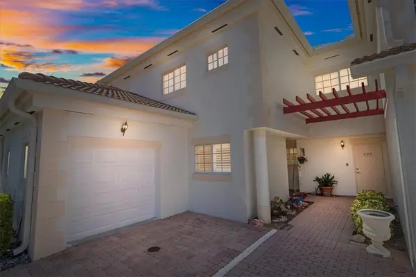 512 7th Square #101, Vero Beach, FL 32962