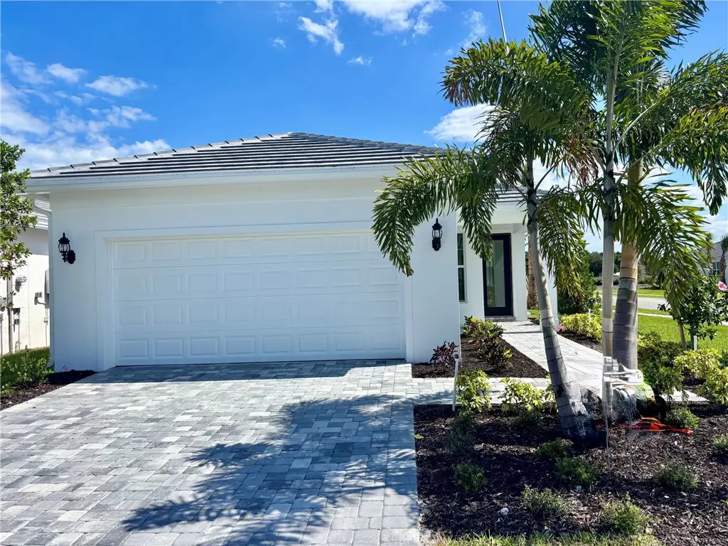 4427 Pinafore Street #COMPASS 211, Vero Beach, FL 32967 - #1