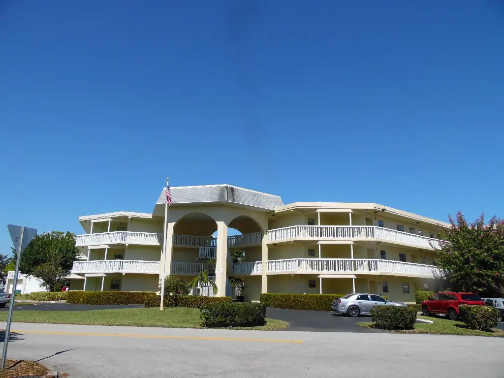 1100 Ponce De Leon Circle #N102, Vero Beach, FL 32960 - #1