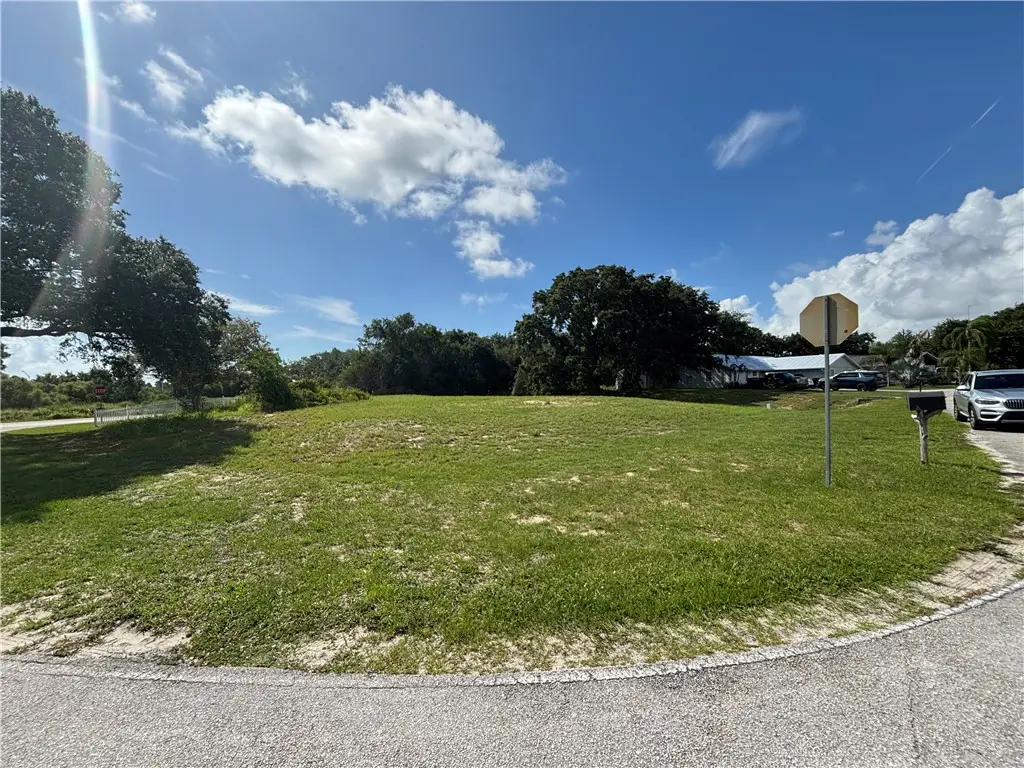 155 S 19th Circle Sw, Vero Beach, FL 32962 - #1