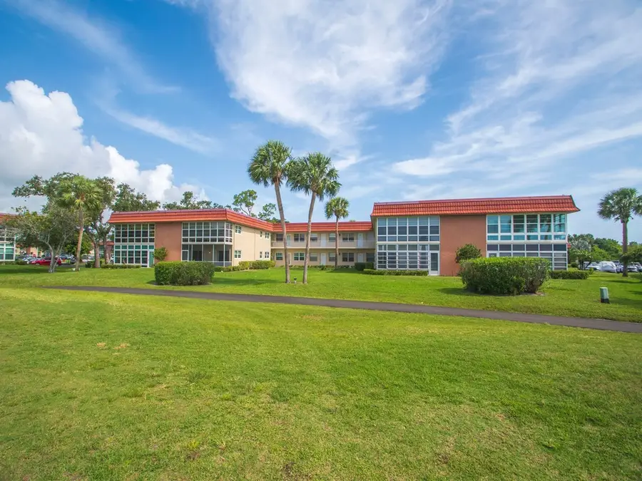 105 Spring Lake Court #102, Vero Beach, FL 32962 - #3