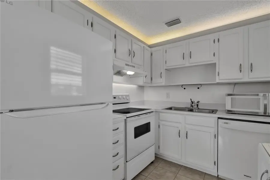 105 Spring Lake Court #205, Vero Beach, FL 32962 - #2