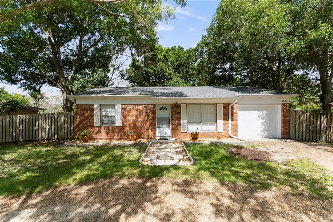 1135 38th Avenue, Vero Beach, FL 32960 - #1