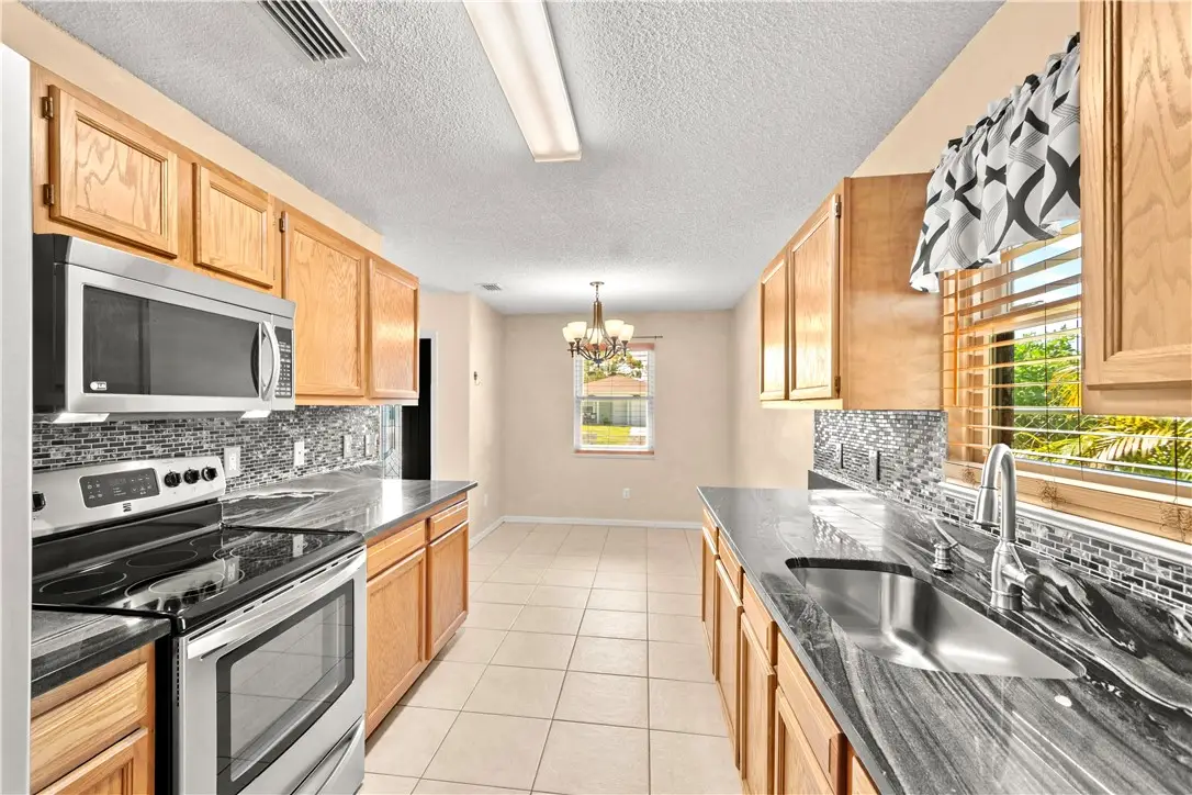 1190 12th Court Sw, Vero Beach, FL 32962 - #1
