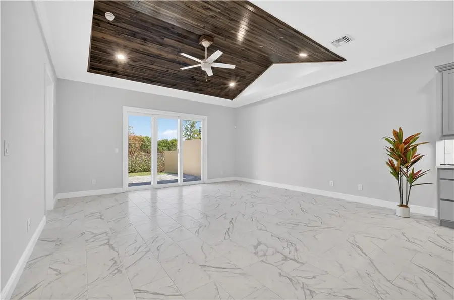 1805 Bridgepointe Circle #2, Vero Beach, FL 32967 - #3