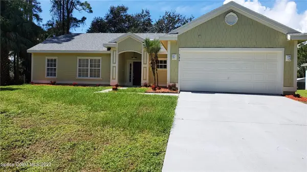586 Sea Fury Avenue Sw, Palm Bay, FL 32908