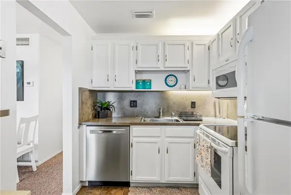 29 Pine Arbor Lane #204, Vero Beach, FL 32962