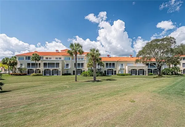 5060 Harmony Circle #105, Vero Beach, FL 32967