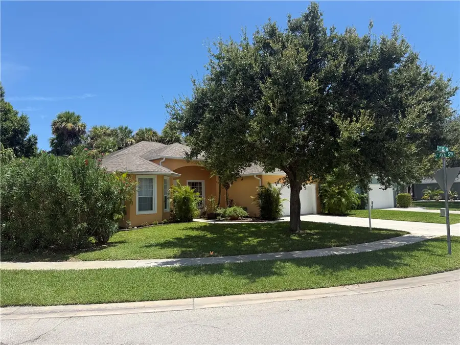 5005 E 1st Square Sw, Vero Beach, FL 32968 - #2