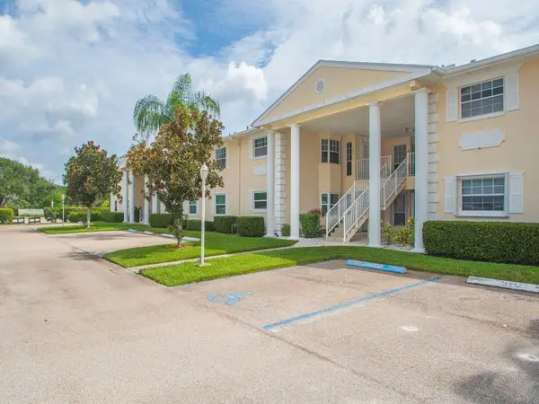 700 Lake Orchid Circle #204, Vero Beach, FL 32962