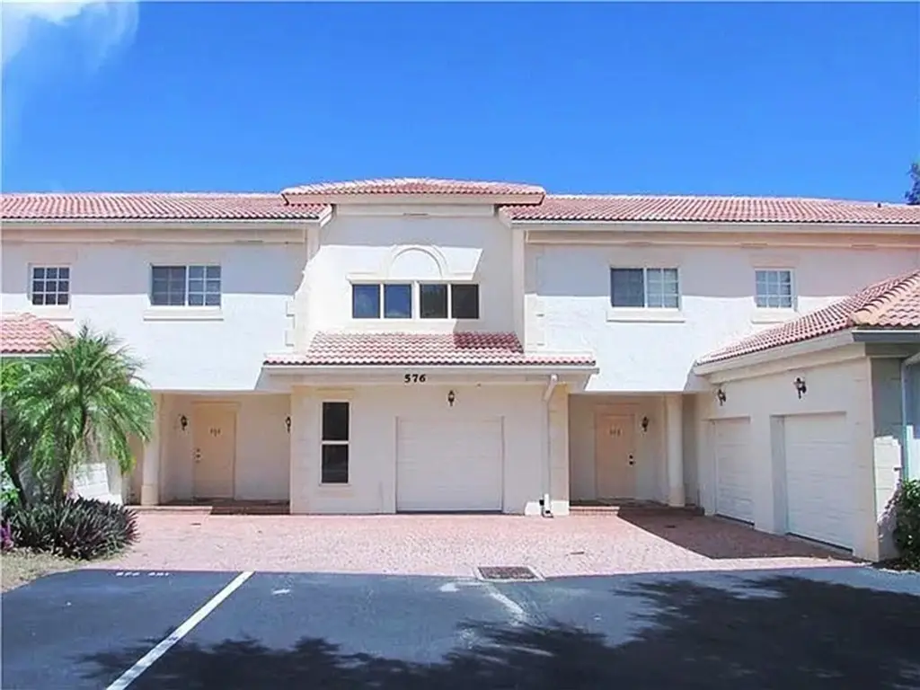 576 7th Square #202, Vero Beach, FL 32962 - #1