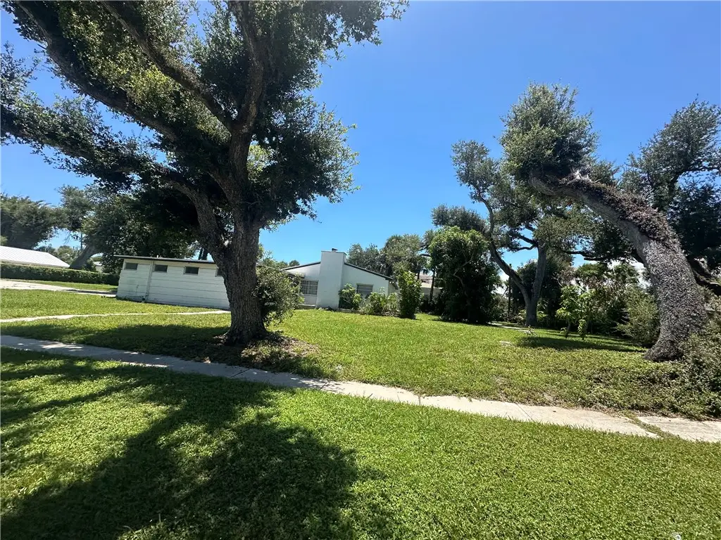 594 Acacia Road, Vero Beach, FL 32963 - #1