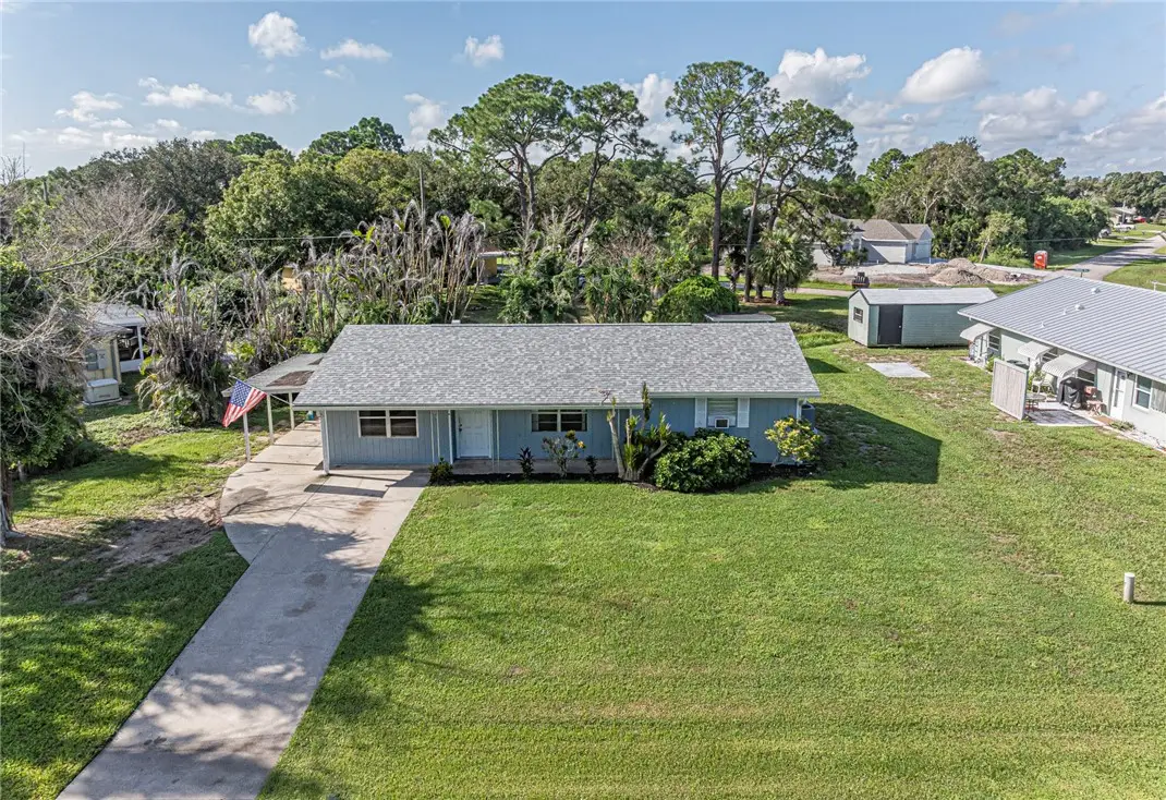 401 Lake Drive, Sebastian, FL 32958 - #1