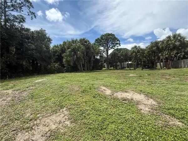 7815 105th Court, Vero Beach, FL 32967