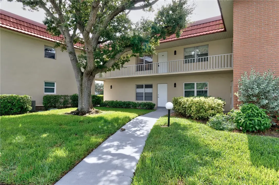 94 Spring Lake Drive #202, Vero Beach, FL 32962 - #1