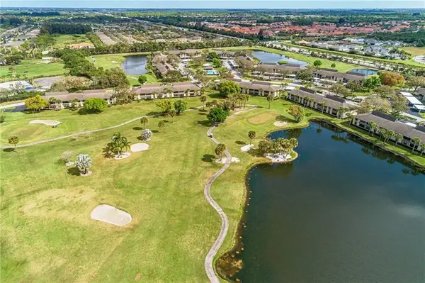12 Plantation Drive #104, Vero Beach, FL 32966