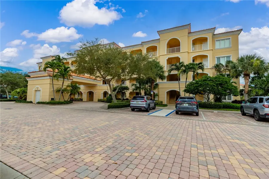 1 Harbour Isle Drive E #202, Fort Pierce, FL 34949 - #2