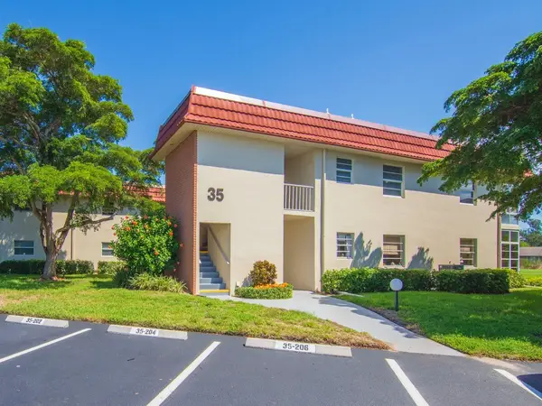 35 Pine Arbor Lane #107, Vero Beach, FL 32962