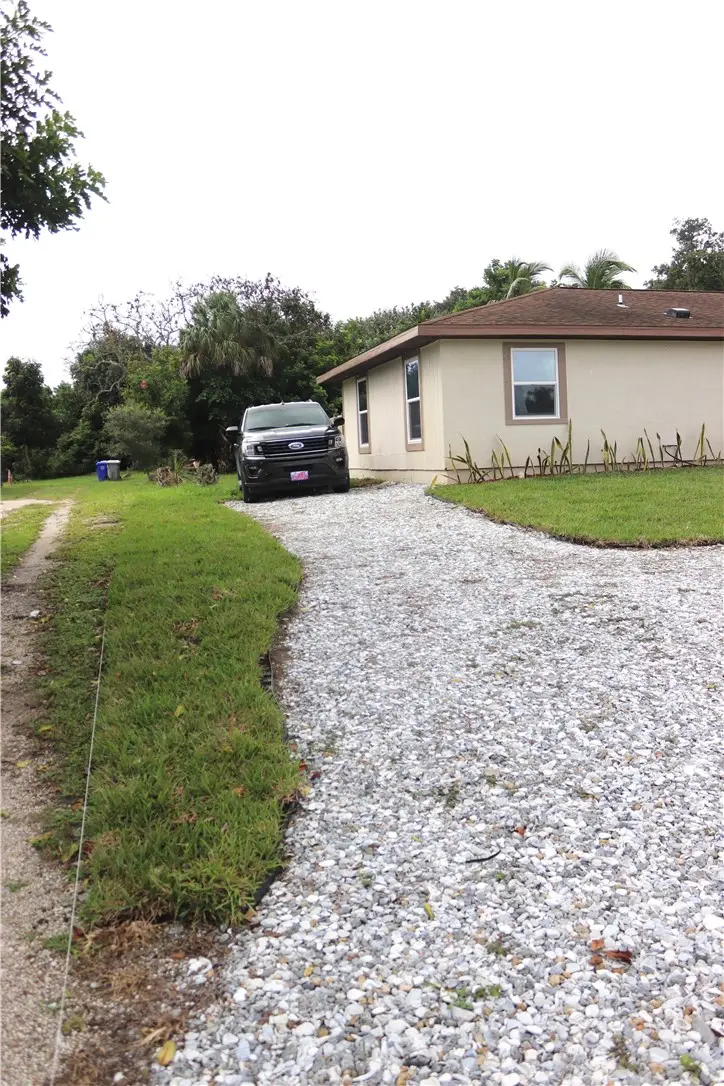 805 4th Street, Vero Beach, FL 32962 - #2