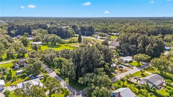 32 N Pine Street, Fellsmere, FL 32948