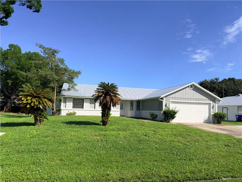 650 Lake Drive, Sebastian, FL 32958 - #1