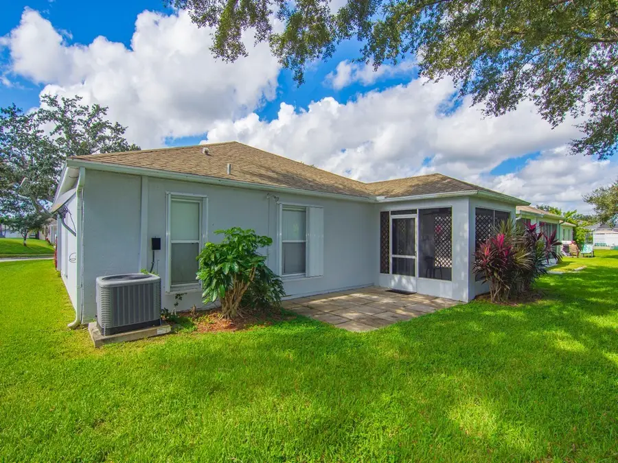 1001 E 13th Square, Vero Beach, FL 32960 - #3