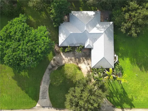 305 10th Avenue, Vero Beach, FL 32962