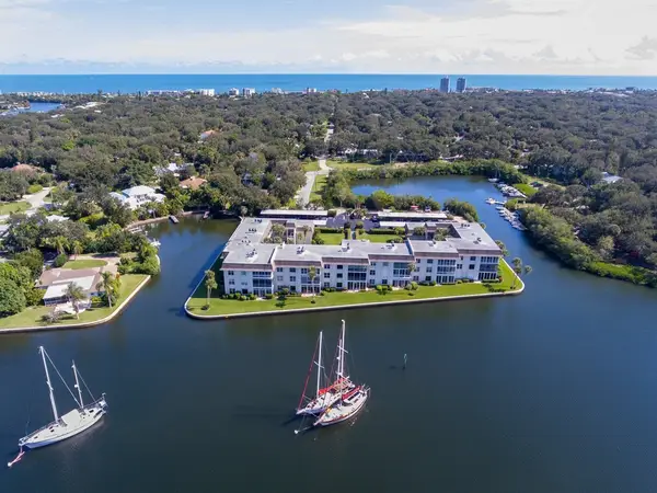 200 Greytwig Road #213, Vero Beach, FL 32963