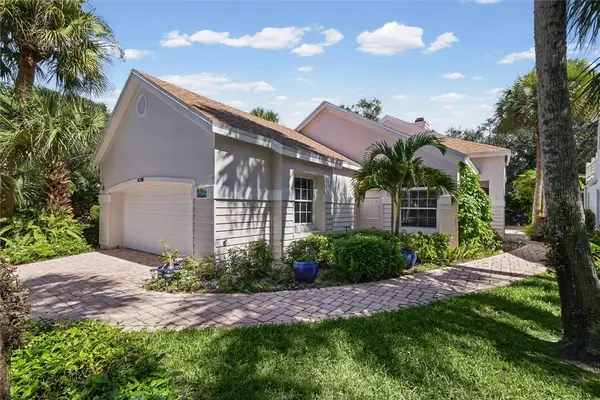 8814 Lakeside Circle, Vero Beach, FL 32963