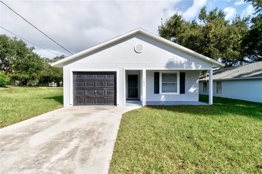 250 12th Street Sw, Vero Beach, FL 32962 - #2