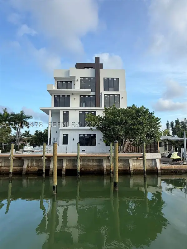 7300 Trouville Esplanade #3, Miami Beach, FL 33141