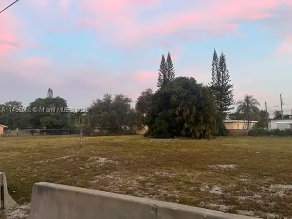 221-229 SE 10, Hallandale, FL 33009