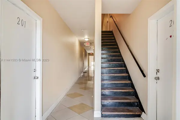440 SW 5th, Miami, FL 33130